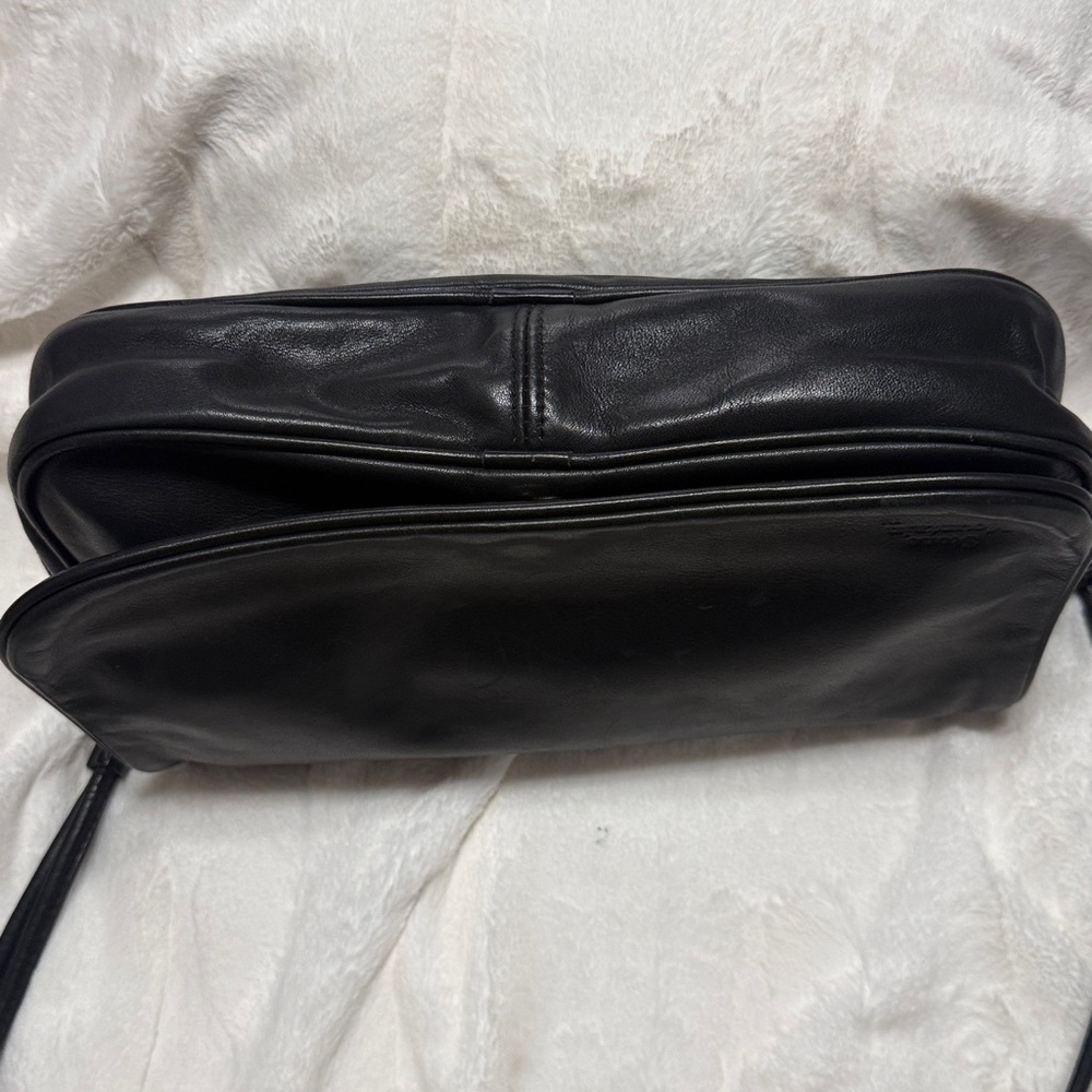 Stone Mountain Black Leather Women's Crossbody/Shoulder Bag - Picture 10 of 13